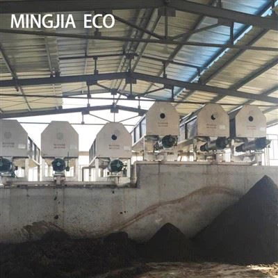 Kurací hnoj odvodňujúci stroj